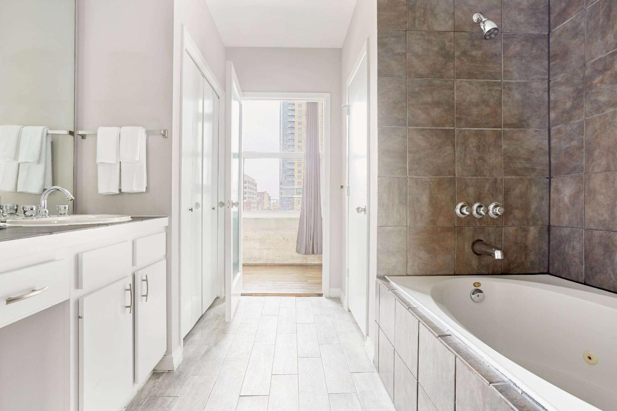 Reside Houston Downtown, A Wyndham Residence Exterior foto